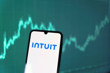 Prag, Çek Cumhuriyeti - 10 21 2024: Sezgi logosu gösteren akıllı telefon.
