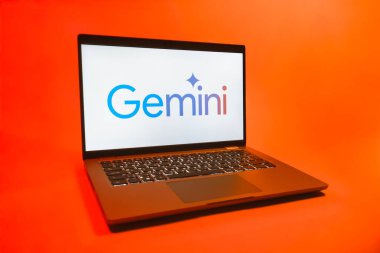 Prag, Çek Cumhuriyeti - 08 01 2025: Gemini logosunu gösteren bir dizüstü bilgisayar. Gemini kripto para ticareti ve yönetimi için bir platformdur..