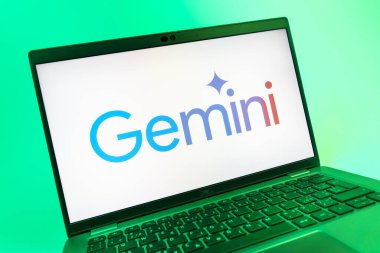 Prag, Çek Cumhuriyeti - 08 01 2025: Gemini logosunu gösteren dizüstü bilgisayarın yakın görüntüsü. Gemini kripto para ticareti ve yönetimi için bir platformdur..
