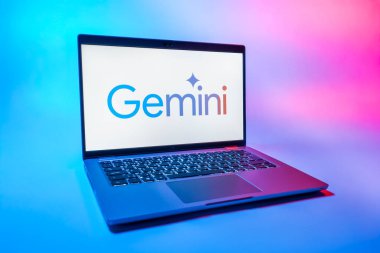 Prag, Çek Cumhuriyeti - 08 01 2025: Gemini logosunu gösteren bir dizüstü bilgisayar. Gemini kripto para ticareti ve yönetimi için bir platformdur..