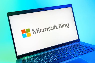 Prag, Çek Cumhuriyeti - 08 01 2025: Microsoft Bing logosunu gösteren dizüstü bilgisayarın yakın görüntüsü. Microsoft Bing çevrimiçi bilgi bulmak için bir arama motorudur.