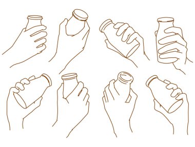 Yoğurt şişesini tutan bir çift el.