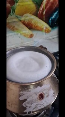 Gaz sobası manzaralı Pongal tatlı