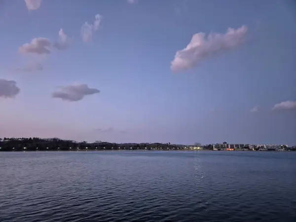 Güney Kore Sokcho yerel manzara karanlık göl