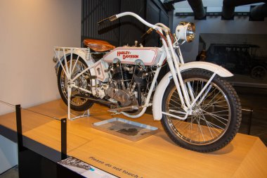 Müzede gösterilen klasik Harley-Davidson Motosikleti