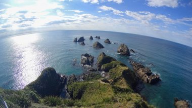 Mavi Okyanustaki Rocky Adalarının Panoramik Görünümü