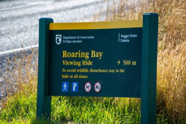 Kükreyen Körfez Görünümü Sinyal Direğini Gizle