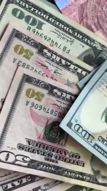 Ayrıntılı makro dolar ve euro banknotları. Para birimi karşılaştırması, küresel finans, ön-pazar ve ekonomik geçmiş. Amerikan doları ve Euro banknotlarının yakın çekim görüntüleri. Mali konsept gösterimi