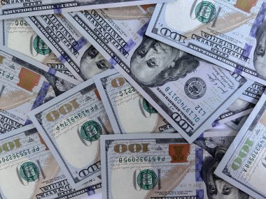 Dolarların detaylı makro görüntüsü. Para birimi karşılaştırması, küresel finans, ön-pazar ve ekonomik geçmiş. Amerikan doları ve Euro banknotlarının yakın çekim görüntüleri. Mali konsept gösterimi