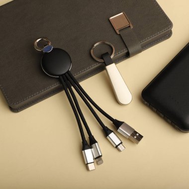 USB ve Evrensel Kablo Bağlantıları ile Çok Fonksiyonel Yükleme Aygıtı
