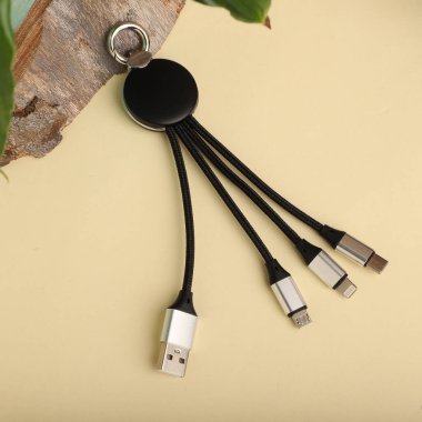 Etkili Aygıt Bağlantısı için Çoklu Portlu USB Yükleme Kablosu