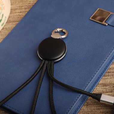 Etkili Aygıt Bağlantısı için Çoklu Portlu USB Yükleme Kablosu