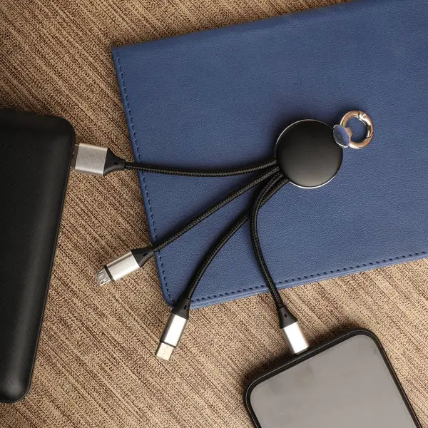 Etkili Aygıt Bağlantısı için Çoklu Portlu USB Yükleme Kablosu