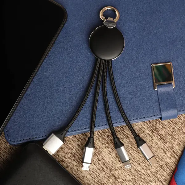 Etkili Aygıt Bağlantısı için Çoklu Portlu USB Yükleme Kablosu