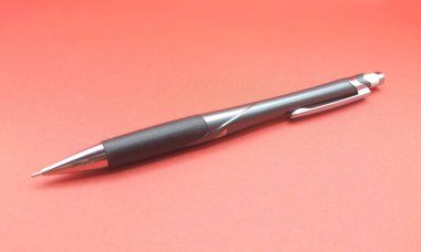 Mekanik çizim kalemi 0.5, metal gövde, silgi ve grafit cas ile