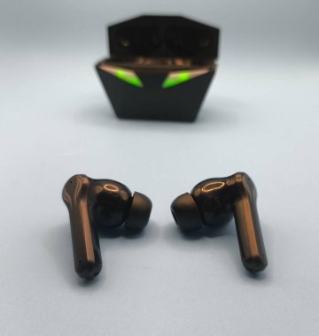 Şarj Cas ile Kablosuz Bluetooth Kulaklıklar