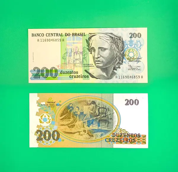 İki yüz cruzeiros 'un eski Brezilya banknotu Cumhuriyetin ilk yüzüncü yıldönümünü anmak için.