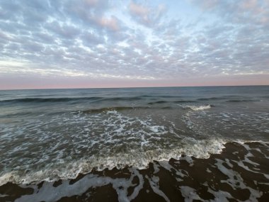 Deniz kıyısının güzel manzarası