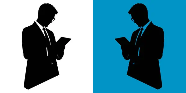 Üretim platformları için ideal bir tablet üzerindeki bilgileri inceleyen takım elbiseli bir şirket adamının görüntüsü. Bir iş adamının akıllı bir tablet üzerinde okuduğu, görsel iletişim ya da iş stratejisi için ideal bir resim.