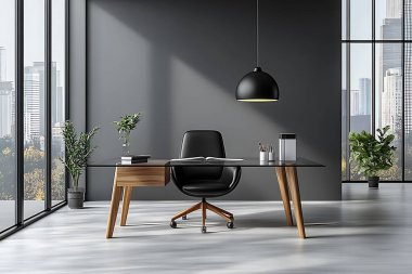 İç mekan, siyah yönetici koltuğu ve ahşap aksanlı cam masası olan iyi ışıklandırılmış, çağdaş bir ofis alanı gösteriyor. İki saksı olay yerine hayat getiriyor..