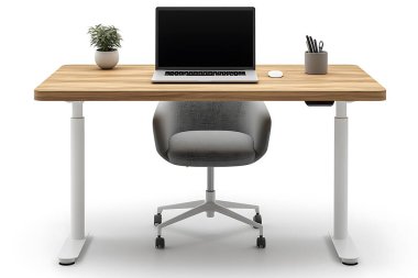 Çağdaş bir ofis sahnesinde dizüstü bilgisayar, kablosuz fare, kalemler ve parlak ahşap bir masanın üzerinde hoş bir çiçek sergileniyor..