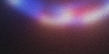 Renklerin değişimine sahip taneli ve soyut bir arkaplan. Üst kısımda mavi, mor, pembe ve beyaz renkler var, alt kısımda koyu kahverengiye dönüşüyor. Doku yumuşak ve pürüzsüz..