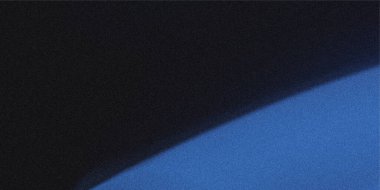 Siyah ve mavinin köşegen bölünmüş dokulu bir arka plan. Görüntü bulanık bir dokuya ve hafif bir eğilim etkisine sahiptir..