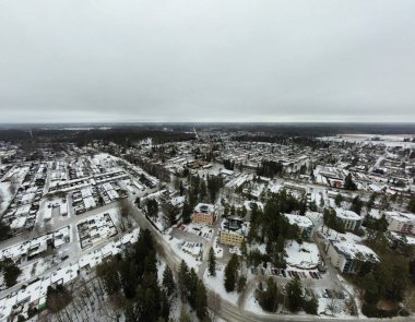 En kalabalık eyaletin başkentinin havadan görünüşü.