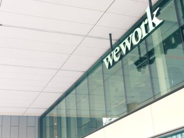 Cambridge, Cambridgeshire / Birleşik Krallık - 13 Nisan 2025: 50-60 İstasyon Yolu üzerindeki WeWork binası