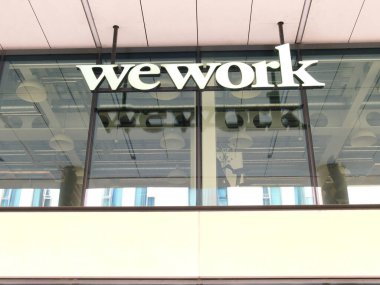 Cambridge, Cambridgeshire / Birleşik Krallık - 13 Nisan 2025: 50-60 İstasyon Yolu üzerindeki WeWork binası