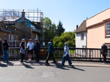 Cambridge, Cambridgeshire / Birleşik Krallık - 20 Nisan 2025: Büyük Köprü, Magdalene Köprüsü - turizm, bisiklet, tekmeleme