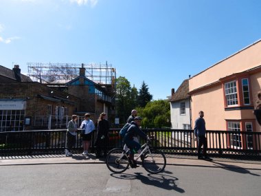Cambridge, Cambridgeshire / Birleşik Krallık - 20 Nisan 2025: Büyük Köprü, Magdalene Köprüsü - turizm, bisiklet, tekmeleme