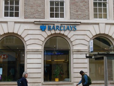 Cambridge, Cambridgeshire / Birleşik Krallık - 25 Nisan 2025: Barclays Bank on Regent Street, Cambridge, İngiltere