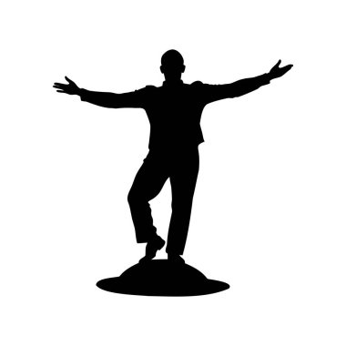 Yuvarlak bir üste poz veren bir adamın silüeti, kollarını açmış.