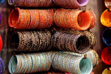 Banglore 'de düğün için tasarım bilezikleri.