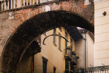 Verona İtalya 'da Arco della Costa Altında Balina Kemiği Yakından Görünümü