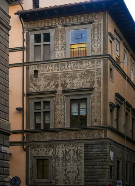 İtalya, Floransa 'da Gösterişli Boyalı Bina