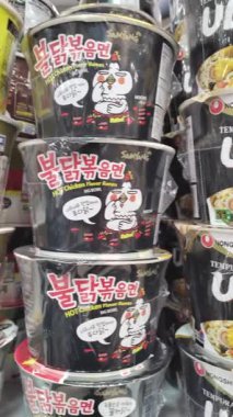 Buenos aires, Arjantin, 29-07-2025: hazır ramen paketlerinin yakın çekimi