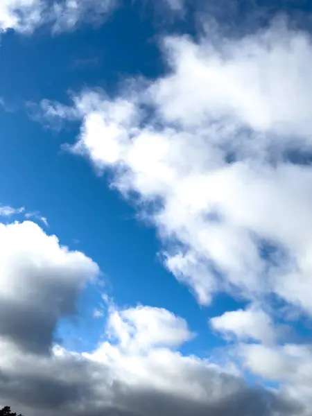 Gökyüzündeki bulutlar