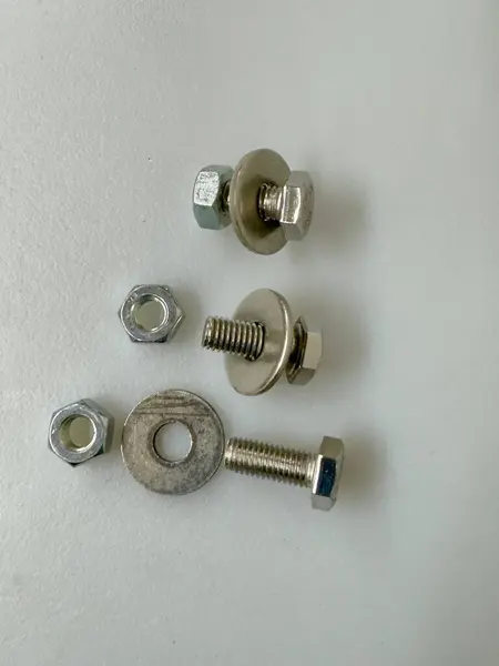 Sürgüler ve cıvatalar için somunlar