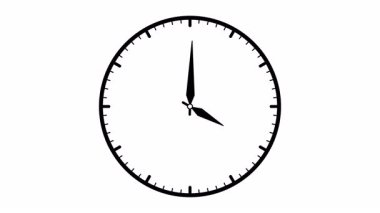 Analog saat 24 saat gecikmeli. Beyaz arkaplan 4K video üzerindeki saat döngüsü canlandırması