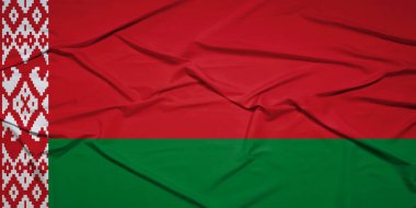 Kırışık Kumaş Detaylı Belarus Ulusal Bayrağını Sallamak