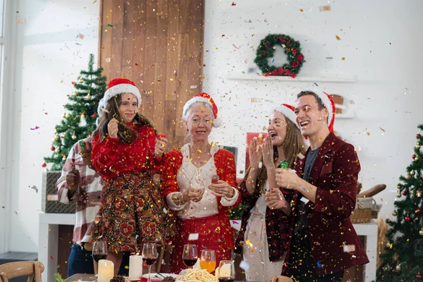 Família Feliz Divertindo Manhã Natal Decoração Casa Celebração Feriados Conceito — Fotografia de Stock