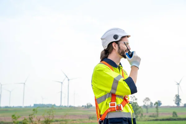 Engineer Checking Control Electric Power Windmill Farm Generating Electricity Clean — Stock Photo, Image