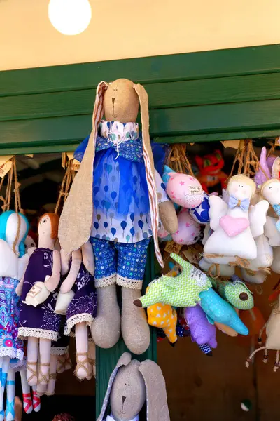 Kyiv, Ukrayna - 04.07.2018: Başkentin merkez meydanında Paskalya Fuarı - Sophia Meydanı