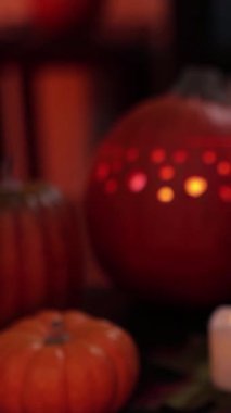 Gece Kliplerinde Ön Verandada Parlayan Fenerler