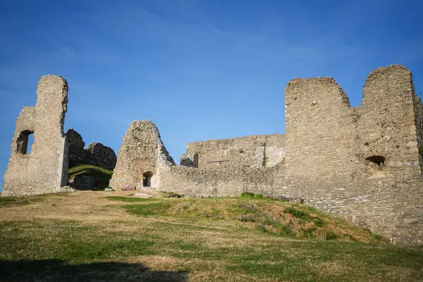 Hrad Branc: Manzaralı Tarihi Harabeler