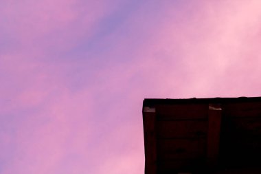 Çatıdan Violet Dusk