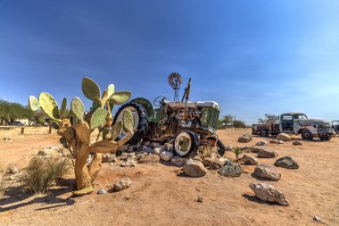 Solitaire, Namibya 'daki eski traktörün enkazı