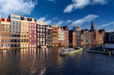 Amsterdam Konut Kanalları ve Binaları